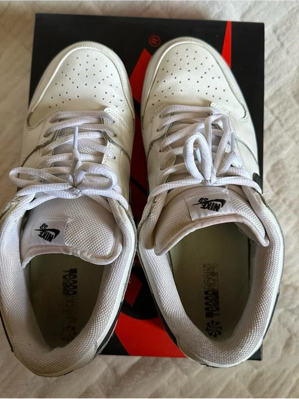 Nike SB dunk Men's White and Black Low-Top Sneakers size 13